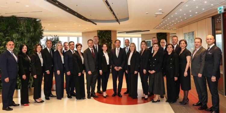 Akbank’ta Üst Yönetiminde Stratejik Değişiklikler ve Yeni Atamalar