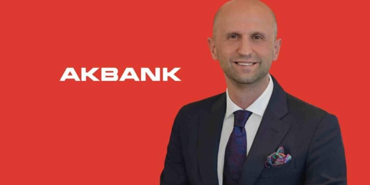 Akbank KOBİ’lere Ödemeleri Kolaylaştıran Ticari Kredi Borç Transferi ile Nakit Akışını Güçlendiriyor