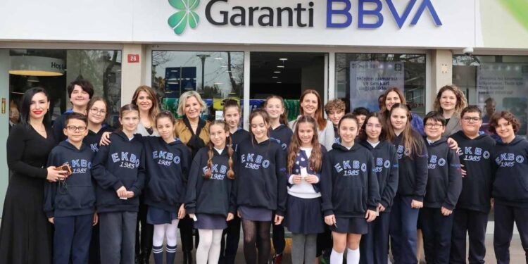 Garanti BBVA Şubelerini Ziyarette Öğrencilerle Buluşuyor: Finansal Okuryazarlık İçin Yeni Nesil Deneyimler